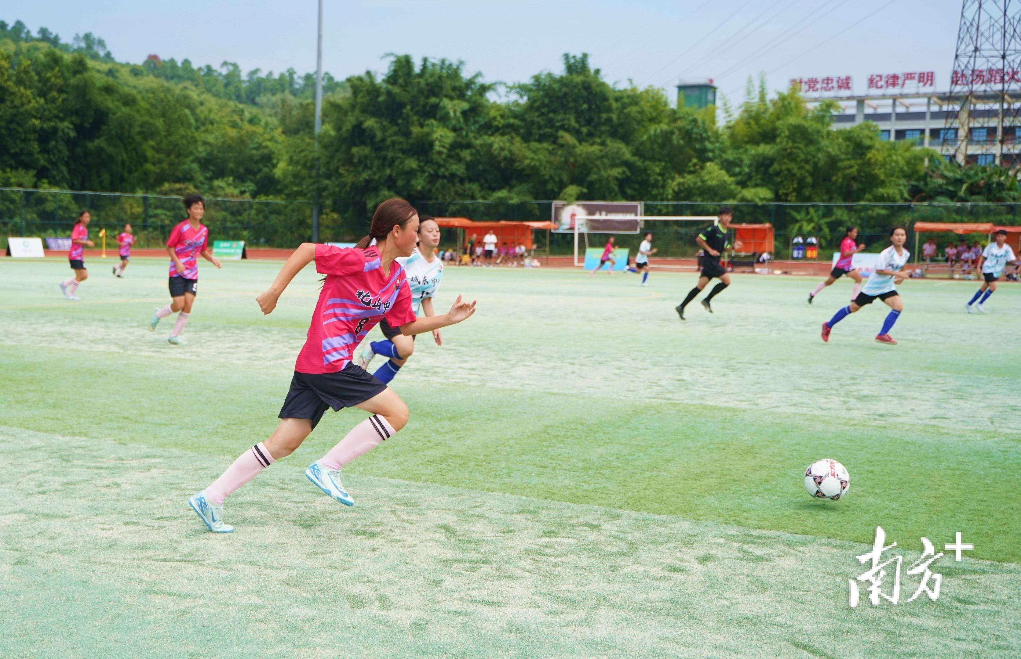 博彩平台排名-披荆斩棘，国内足球再掀巅峰之战的简单介绍