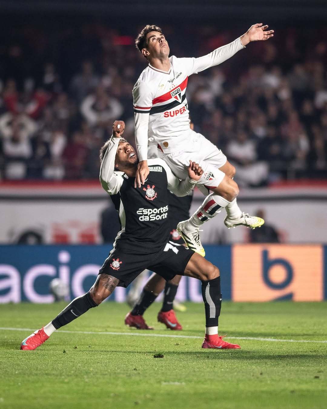 伦纳德为球队走出低谷,带领球队取得连胜三次